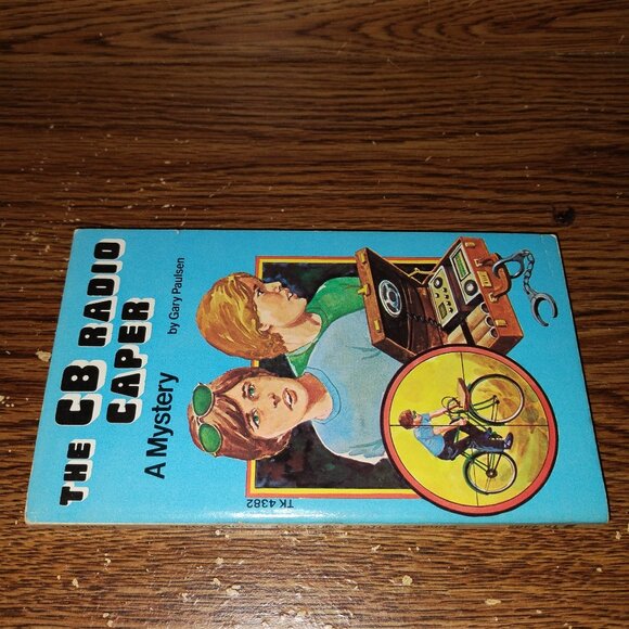 Curse of the Cobra /CB Radio Caper (Gary Paulsen, 1977) Paperback Flipbook - Picture 3 of 3